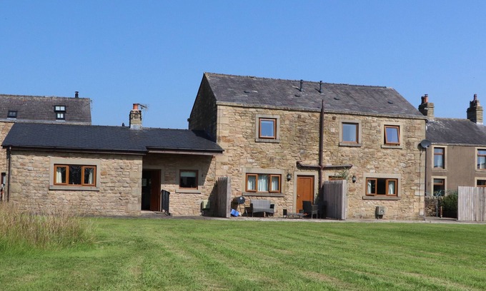 Higher Walton Cottage | The Proven House