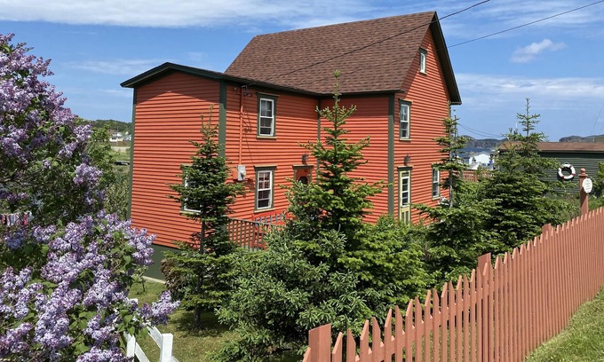 Twillingate House | The Pumpkin House... a museum guest house experience