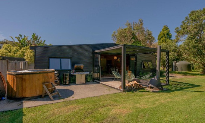 Kuaotunu House | The Pumpkin Shed - Kuaotunu Holiday Home