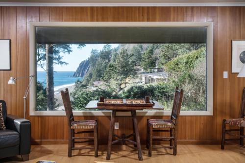 Neahkahnie Beach House | The Purcell House by AvantStay Surrounded in Lush Greenery w Large Yard Ocean Views