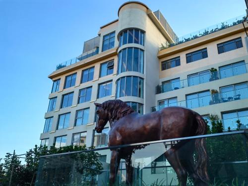 Dongcheng Hotel | The Purple Horse Hotel 北京紫龙花园酒店 - Beijing Sky Garden Boutique Hotel & Rooftop Infinity Mini Pool - Near Forbidden City, Wangfujing, Tiananmen, Lama Temple - Personalised Tours