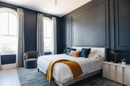 Prospect Hotel | The Purple Martin - The Perch
