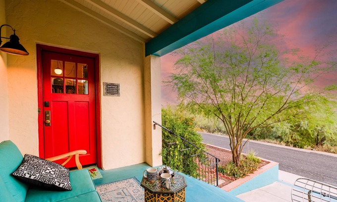 Flagstaff Cottage | The Quail Cottage+Sunny Historic Cottage+Wineries+Outdoor Living