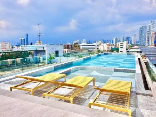 Phra Khanong Hotel | The Quarter Onnut by UHG