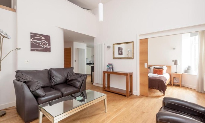 Laurieston Apartment | The Quartermile Meadows View Residence