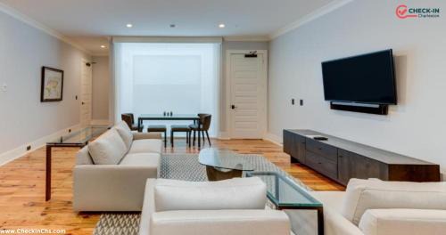 Charleston Historic District Hotel | The Quarters on King