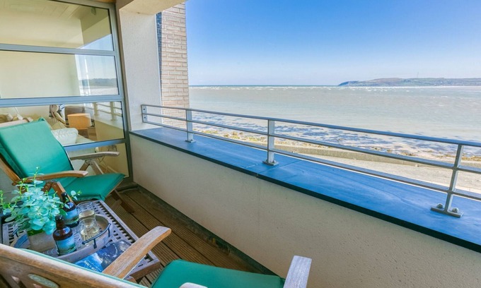 Pentraeth Cottage | The Quay - an on the beach that sleeps 9 guests in 4 bedrooms