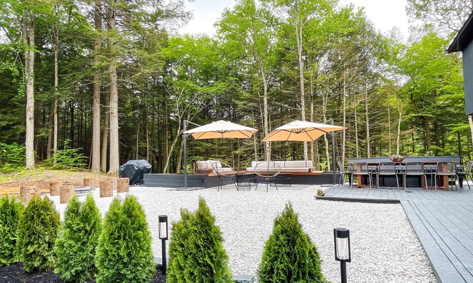 West Hartford House | The Quechee Haus: VT Retreat with Outdoor Hot Tub