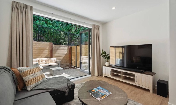 Arthur's Point House | The Queenstown Alpine Nest