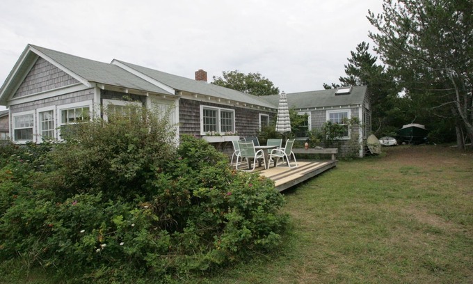 Pocomo Cottage | The Quintessential Traditional Nantucket Vacation!