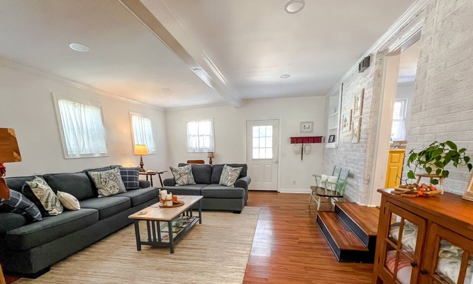 Murfreesboro House | The R&R House, a 1958 Farmhouse