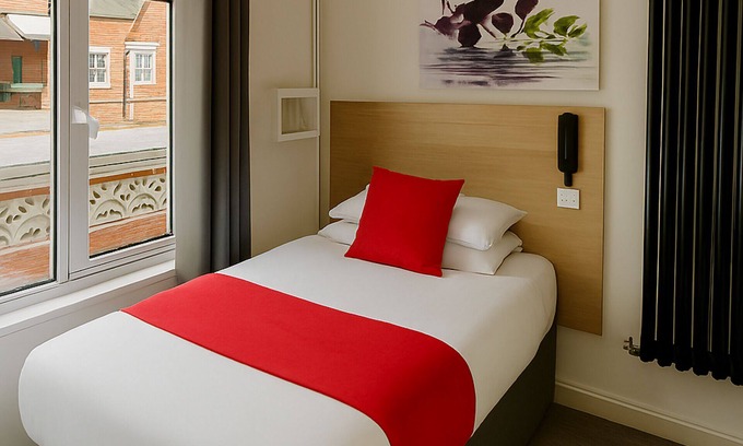 Colchester House | The Railway Sleeper Lodge