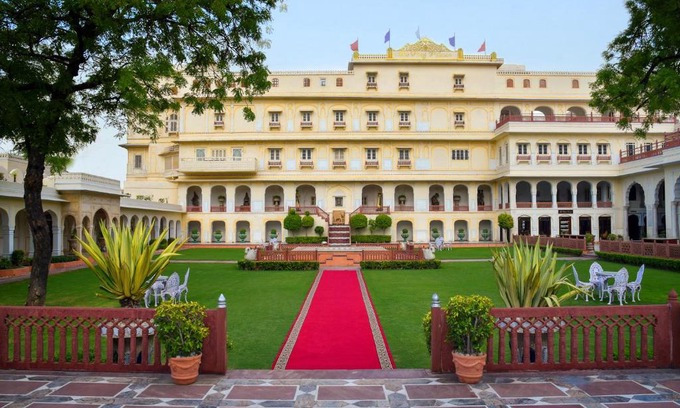 Amer Fort Road Hotel | The Raj Palace (Small Luxury Hotels of the World)