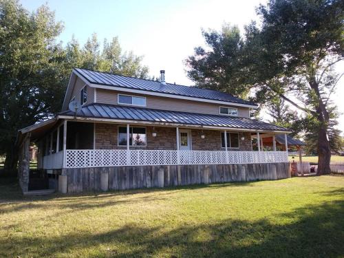 Alton House | The Ranch House Retreat