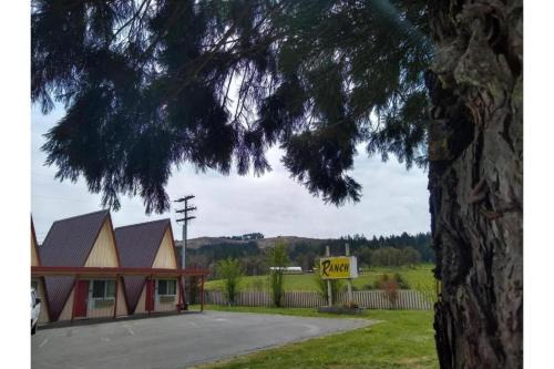 Rice Hill Hotel | The Ranch Motel