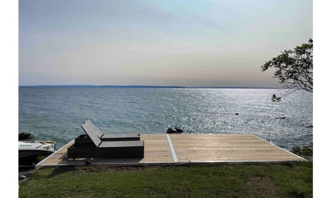 Tiny House | The raw beauty of Georgian Bay waterfront home