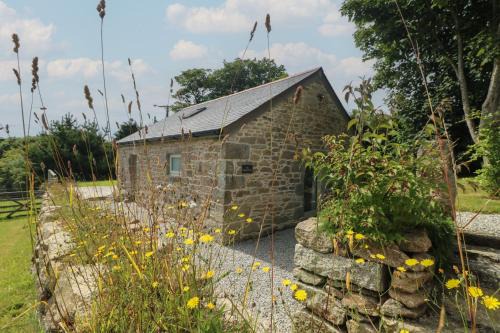 Helford Passage House | The Reading Room