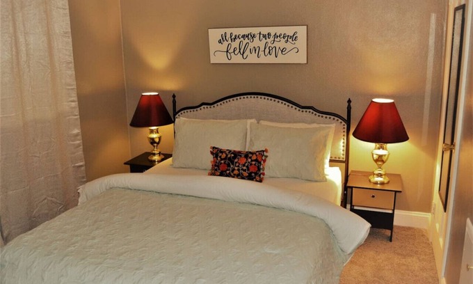 Grand Forks Apartment | The Red 6: indulge in the charm of a delightful and cozy 2-bedrm apartment