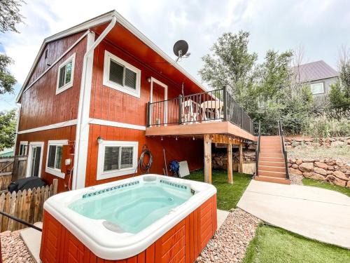 Colorado Springs House | The Red Barn Mountain