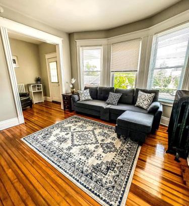 Albany Apartment | The Red House Albany NY 4 Bedroom Private Apartment