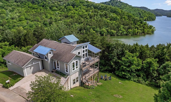 Smithville Ski Chalet | The Refuge Overlooking Center Hill Lake