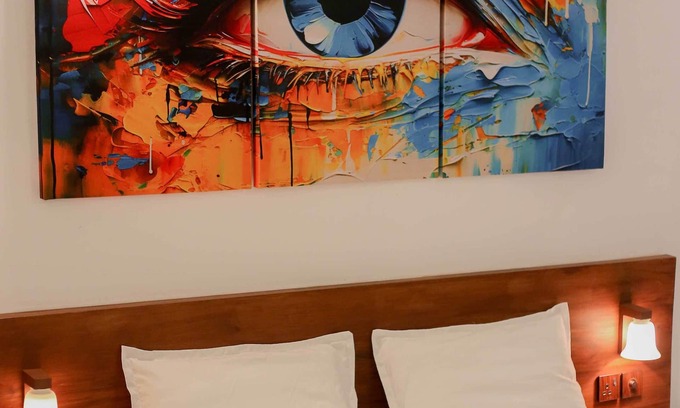 Kollupitiya Hotel | The Regent Grand Hotel - Galle Face