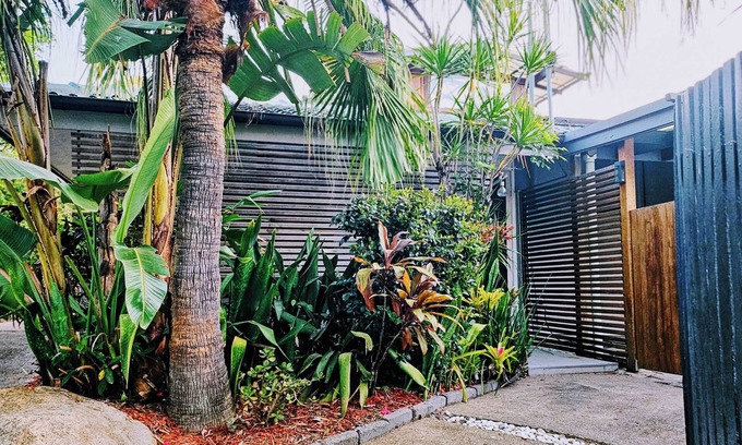 Jindalee House | The Residence- A home away from home. Pet friendly/family friendly.