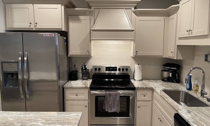 Oxford Condo | The Resting Rebel