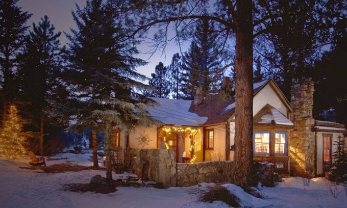 Bailey Cabin | The Retreat at Insmont - Historic Riverfront Cabin on the North Fork