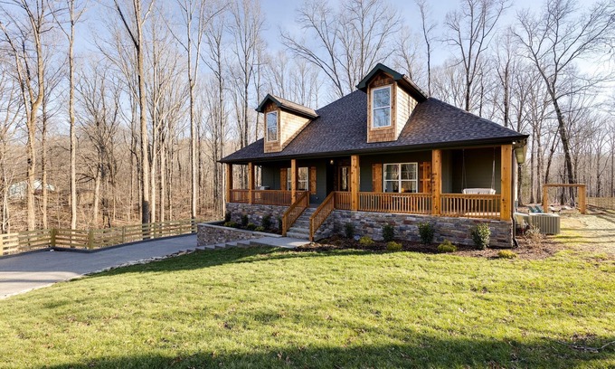 Kingston Springs Cabin | The Retreat is Nashville's Luxurious Cabin - Nestled in the Most Serene Mountains!