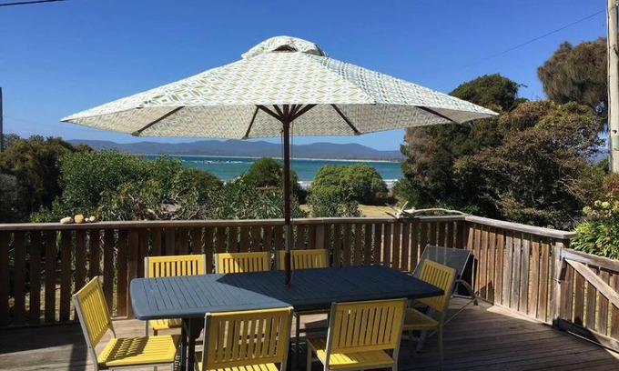 Hawley Beach House | The Retreat On the Esplanade at Hawley Beach