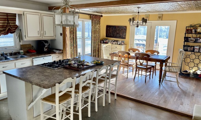 Clarksdale House | The Retreat, secluded yet only 3 miles from downtown Clarksdale MS