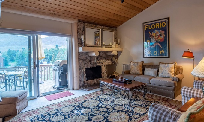 Elkhorn Village Condo | The Ridge Condo 2617 - Walk to Elkhorn Pool, Hot Tub & Tennis