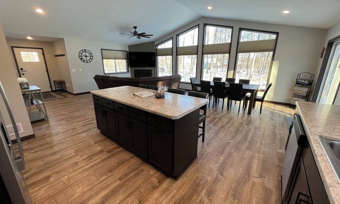 Onamia House | The Ridge - NEW Modern Home!