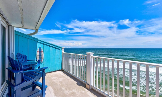 Kure Beach Condo | The Riggings D3 - Oceanfront condo with private deck and communiy pool