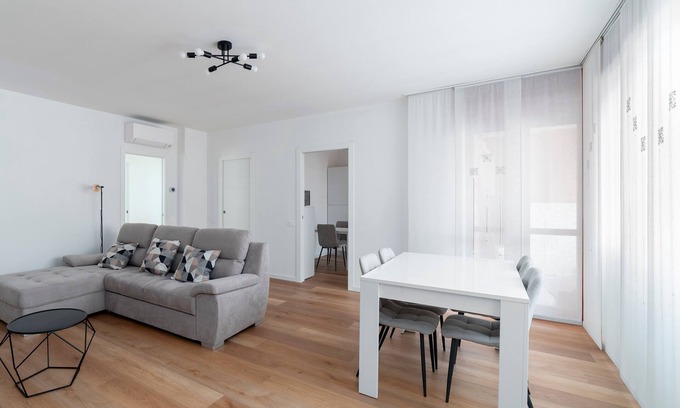 Monza Apartment | The Right House, Modern and Spacious Three-room Apartment Near Policlinico Monza