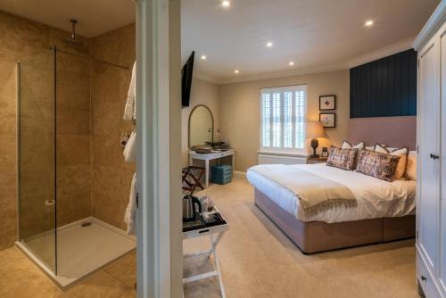 Backwell Hotel | The Rising Sun