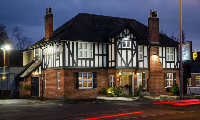 Backwell Hotel | The Rising Sun