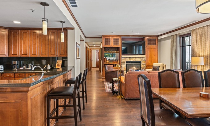 Aspen Condo | The Ritz-Carlton 3 BR Premier Residence 8205, Ski-in/Ski-out Resort in Aspen Highlands w/Ski view