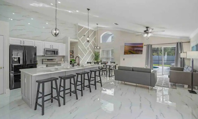 Westridge House | The Ritz Vacation - Near Disney - Heated Pool