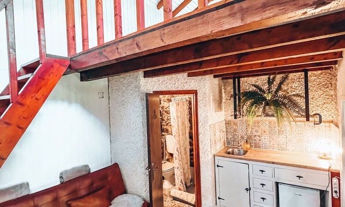 Santo da Serra Cottage | The Riverside Cottage