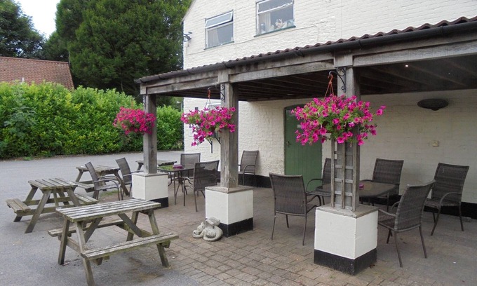 Eastoft Hotel | The River Don Tavern and Lodge