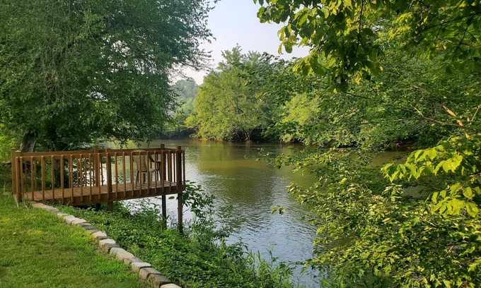 Franklin Cabin | The River Gem 3 King beds/2 baths