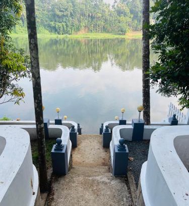 Kumbalam Apartment | The River House