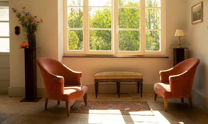 Gye-sur-Seine House | The Riverhouse, magical house with garden by the river Seine