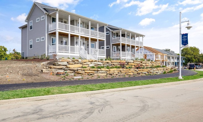 Ottawa Condo | The Rivers Rest | 2 Bed, 2 Bath