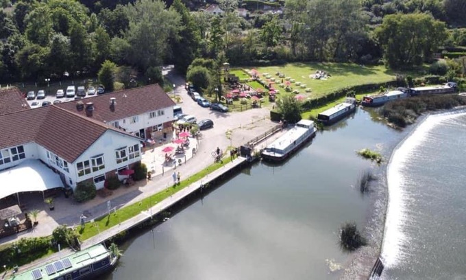 Saltford Hotel | The Riverside inn