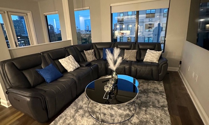 Buckhead Village Apartment | The Riverview Estates: Buckhead