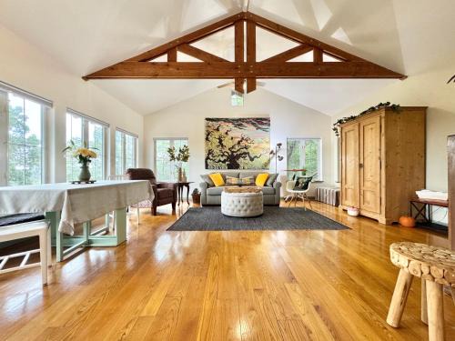 Cypress Banks Bed & Breakfast | The Rivery Retreat, Choose from Luxury Guesthouse Cabin OR Suite in Lake Austin Hill Country
