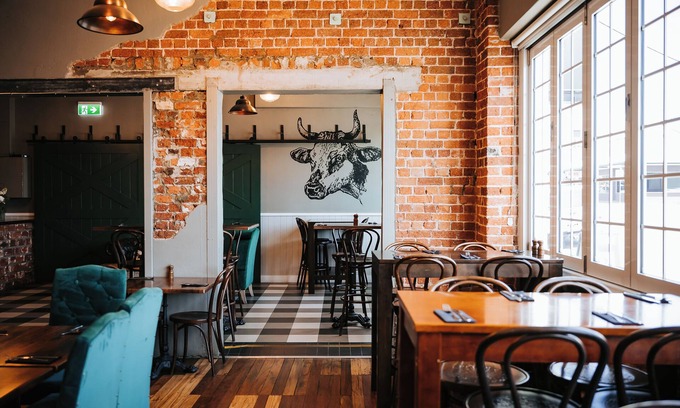 Charters Towers Hotel | The Rix Hotel Motel